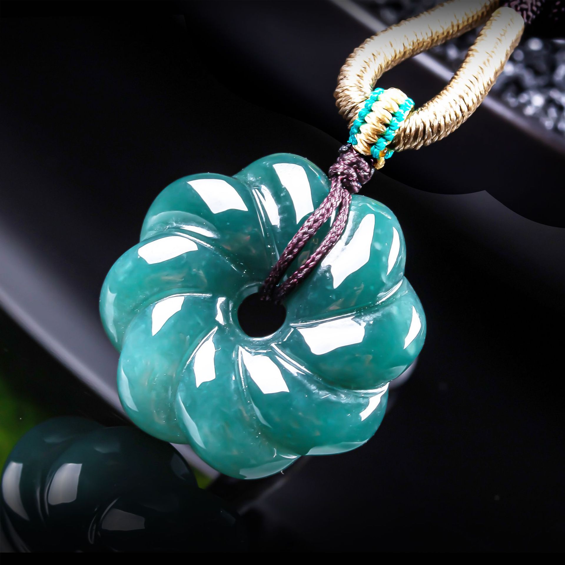 Women Accessories Gift - Collier avec pendentif en jade birman