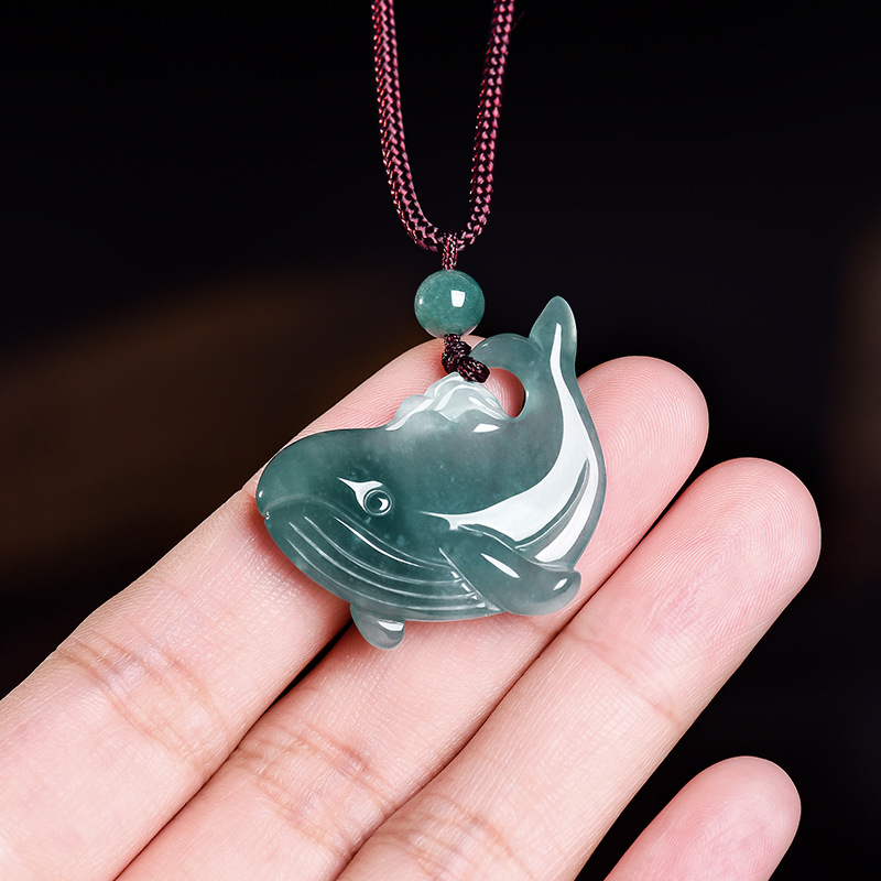 Women Accessories Gift - Collier pendentif baleine en jadéite birmane